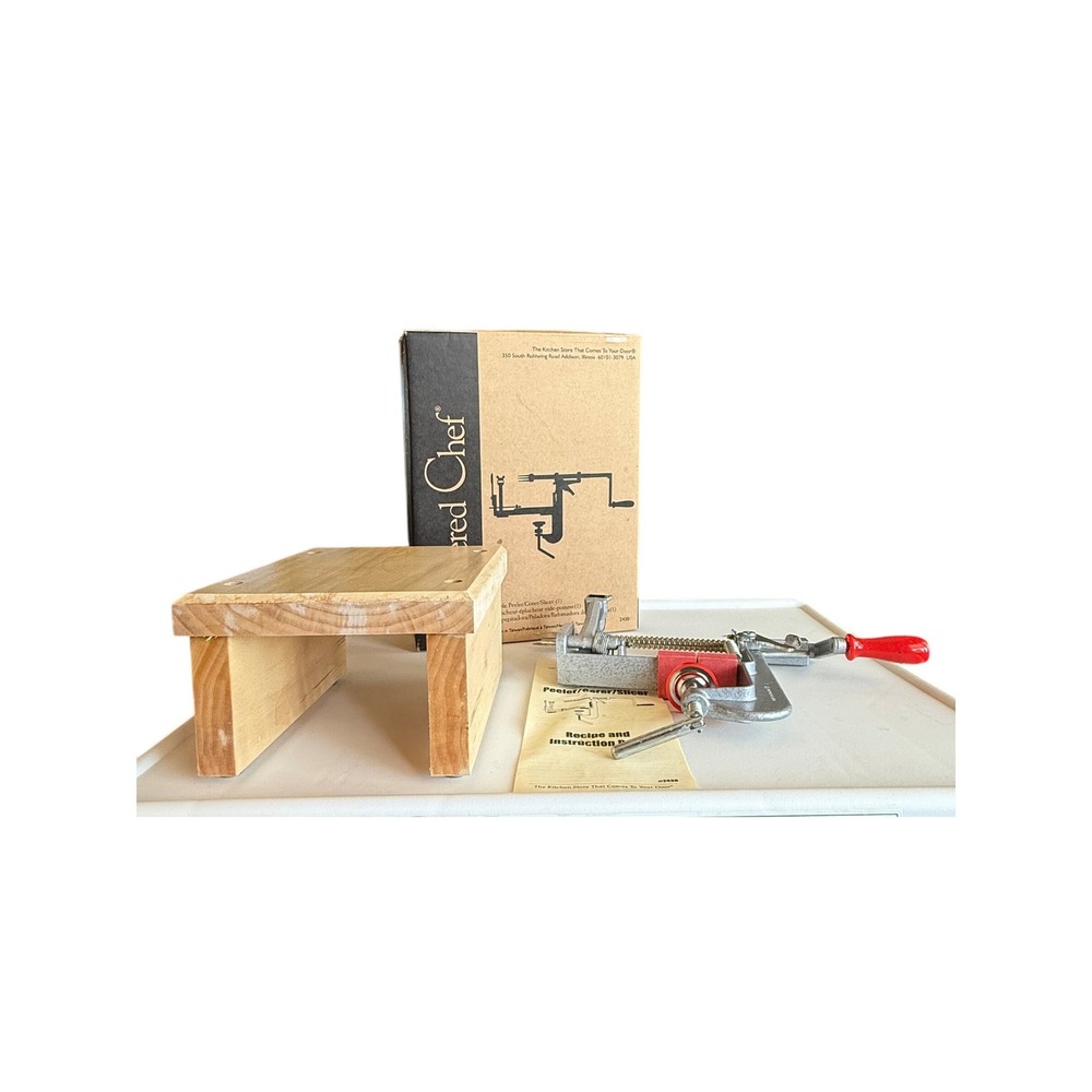 Pampered Chef Apple Peeler Corer Slicer 2430 Silver Red Wood Stand Manual Crank
